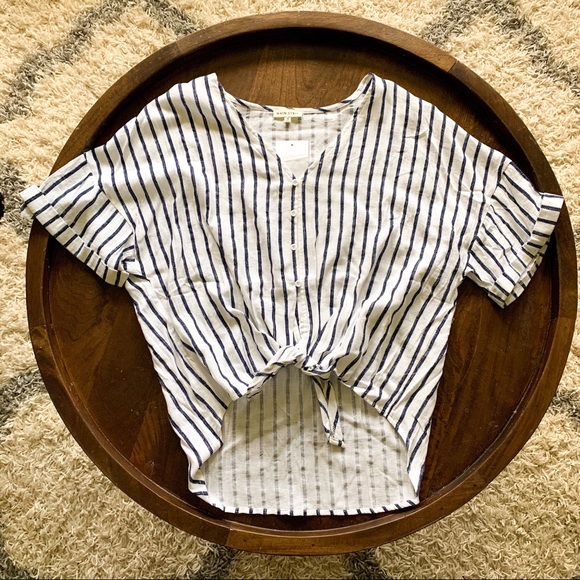 Main Strip NWOT button-up - Picture 1 of 1